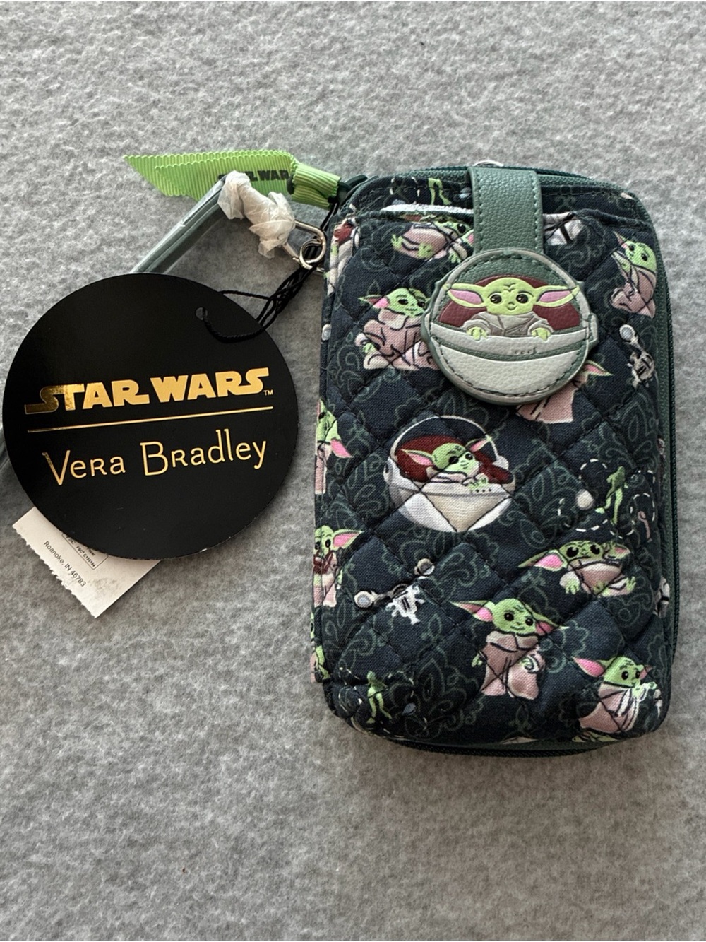 Vera Bradley Star Wars Mandalorian Medallion Grogu RFID Smartphone Wristlet NWT